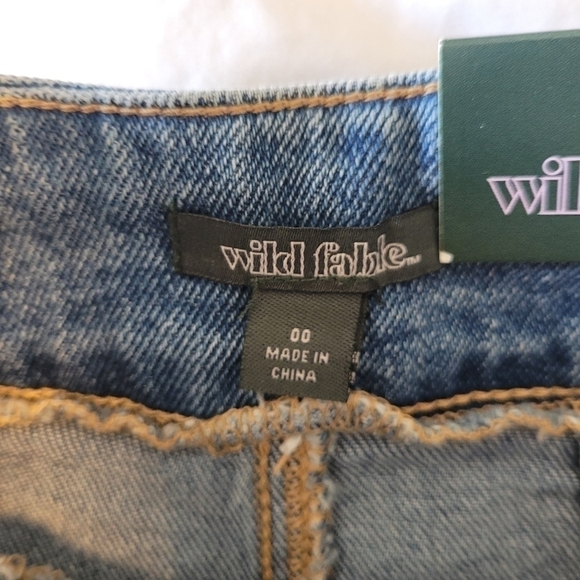 WILD FABLE WOMEN'S A-LINE HIGH RISE FRAYED HEM JEAN SHORTS - Picture 7 of 8